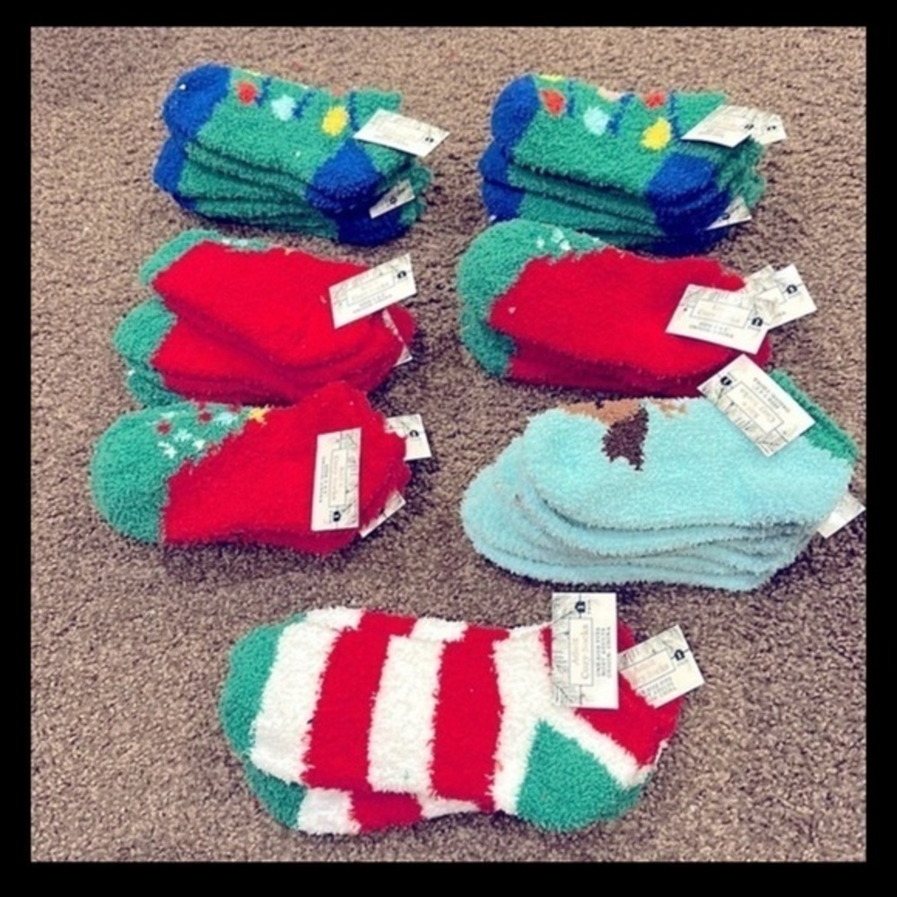 NWT 20 pcs Fuzzy socks child and adult Christmas socks reindeer Christmas tree